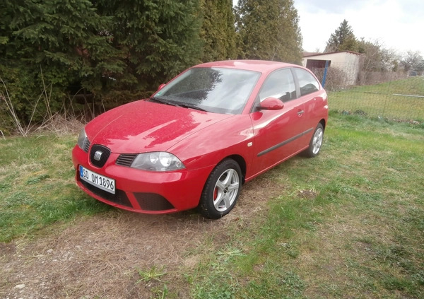 Seat Ibiza cena 7800 przebieg: 200000, rok produkcji 2006 z Gliwice małe 326